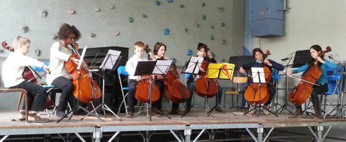 La classe de violoncelle au complet